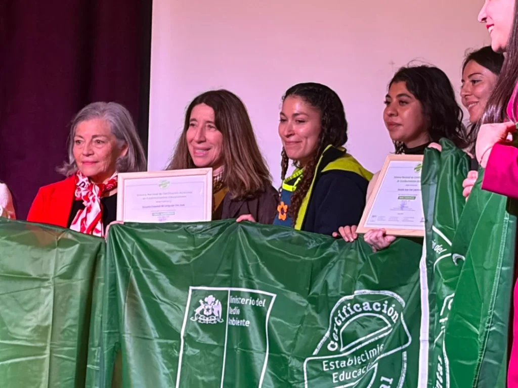 Por tercera vez nuestra Escuela San José ha sido certificada con el nivel de excelencia, por su compromiso y trabajo con el medio ambiente.